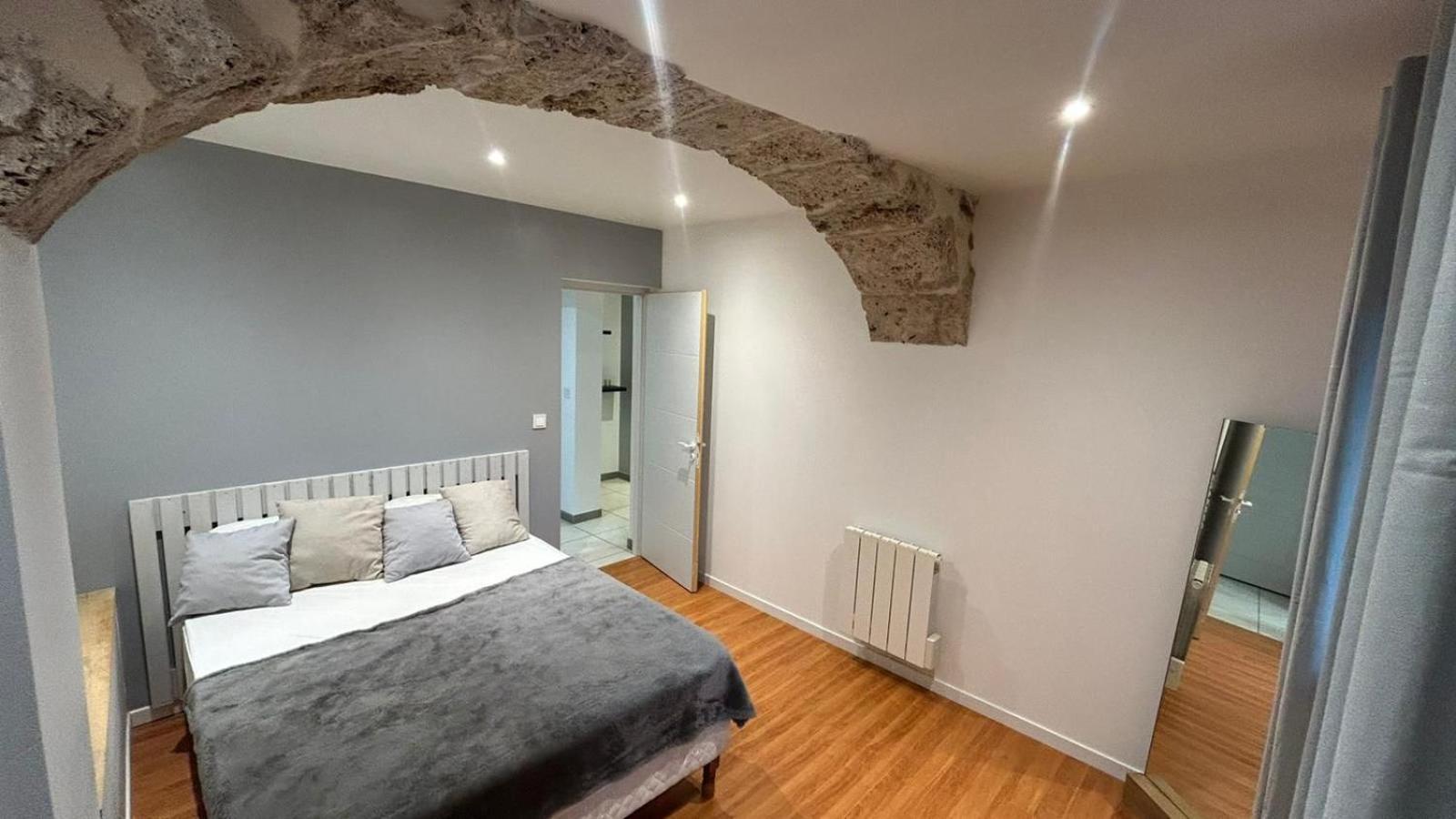 Appartement Paisible Entre Terre Et Mer Cabrieres  ภายนอก รูปภาพ