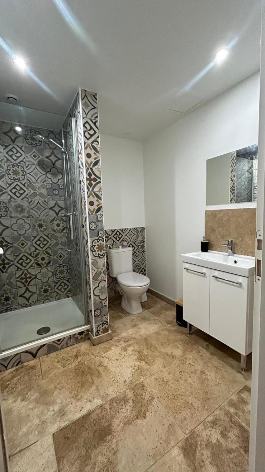 Appartement Paisible Entre Terre Et Mer Cabrieres  ภายนอก รูปภาพ